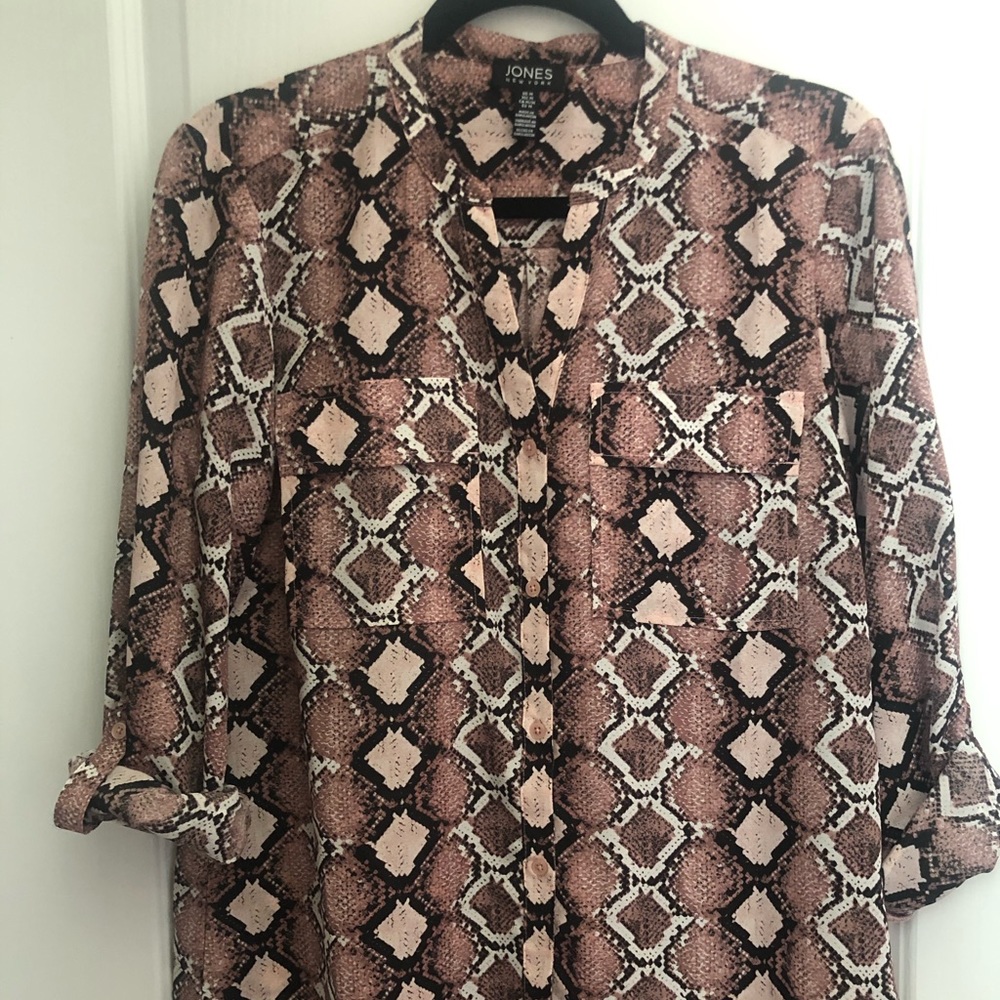 Jones New York snakeskin print long sleeve blouse